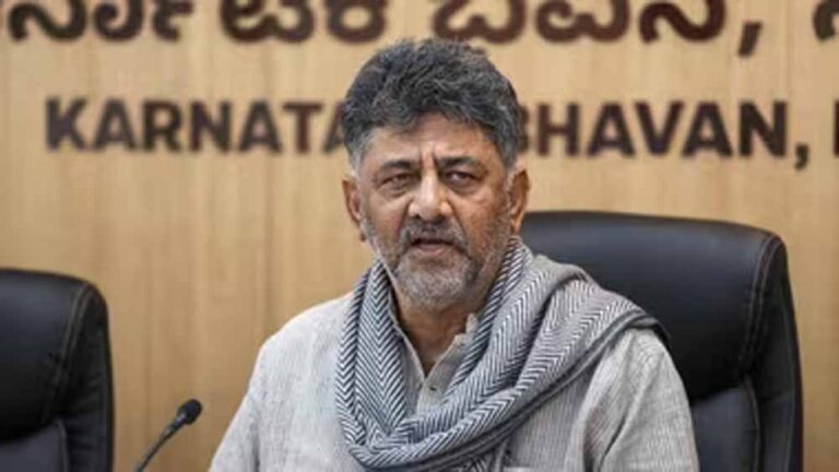 17 साल बाद कर्नाटक में नेतृत्व परिवर्तन, 3 जून को मुख्यमंत्री पद की शपथ लेंगे डीके शिवकुमार