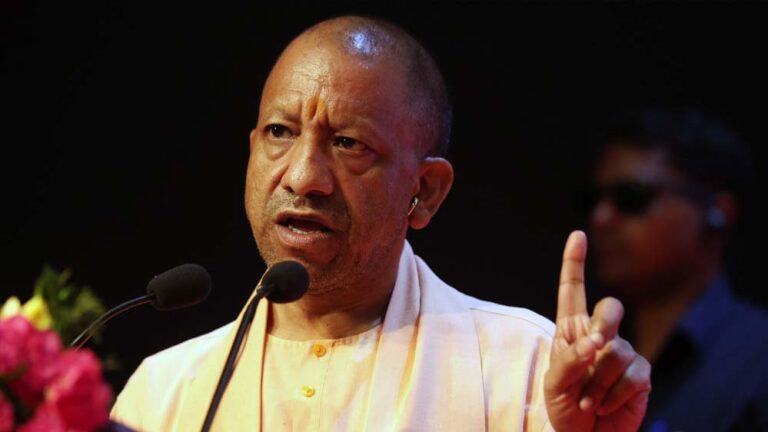भीषण गर्मी पर सीएम योगी ने अधिकारियों को दिए कड़े निर्देश- राहत-बचाव को लेकर रहें सतर्क