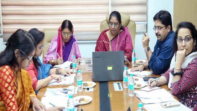 मंत्री भूरिया की अध्यक्षता में हुई महिला सशक्तिकरण योजनाओं के क्रियान्वयन हेतु गठित मंत्रि-परिषद समिति की बैठक