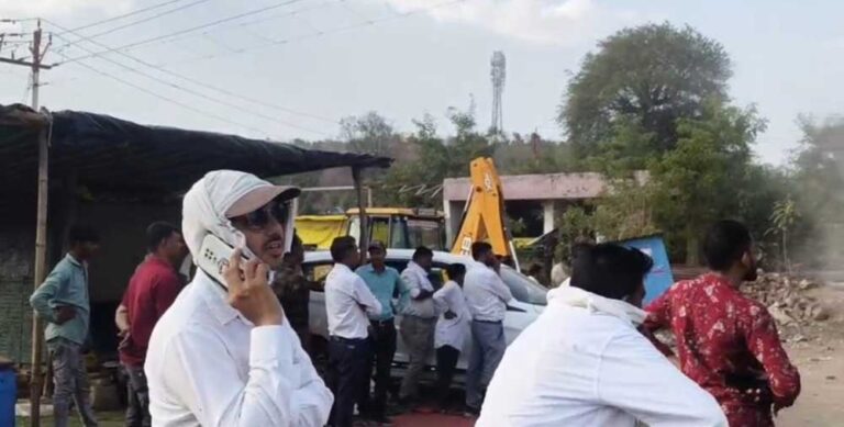 सिंहस्थ-2028 की तैयारी तेज: ओंकारेश्वर में शासकीय जमीन पर चला बुलडोजर, अतिक्रमण हटाने की बड़ी कार्रवाई