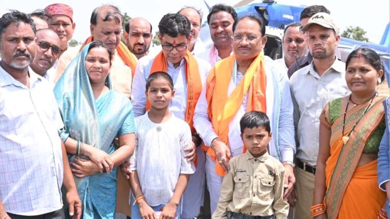 चिरायु योजना से मिली नई जिंदगी: समीरा और नितिन ने मुख्यमंत्री को थैंक यू कार्ड देकर जताया आभार