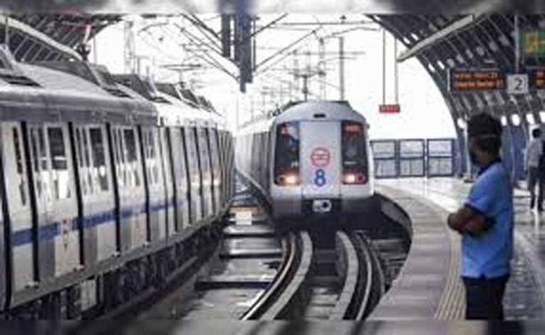 ईंधन बचाने की मुहिम के बीच दिल्ली मेट्रो में बढ़ी रफ्तार, अतिरिक्त ट्रेनें तैनात