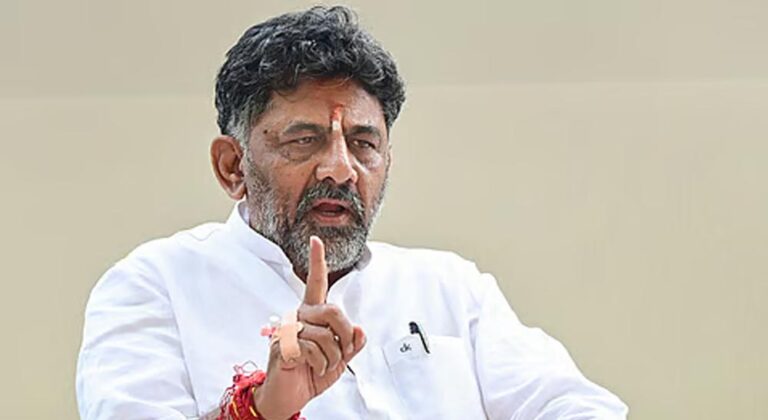 डीके शिवकुमार के सामने बड़ी चुनौती! 24 महीने में खुद को साबित नहीं किया तो टूट सकता है राहुल गांधी का बड़ा सपना