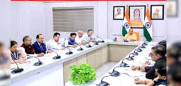 सीएम योगी ने वर्क फ्रॉम होम और सार्वजनिक परिवहन को बढ़ावा देने की दी अपील