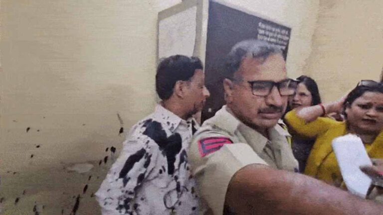 अजमेर स्याही कांड: पुलिस कस्टडी में कांग्रेस नेता पर हमला, 3 पुलिसकर्मी लाइन हाजिर