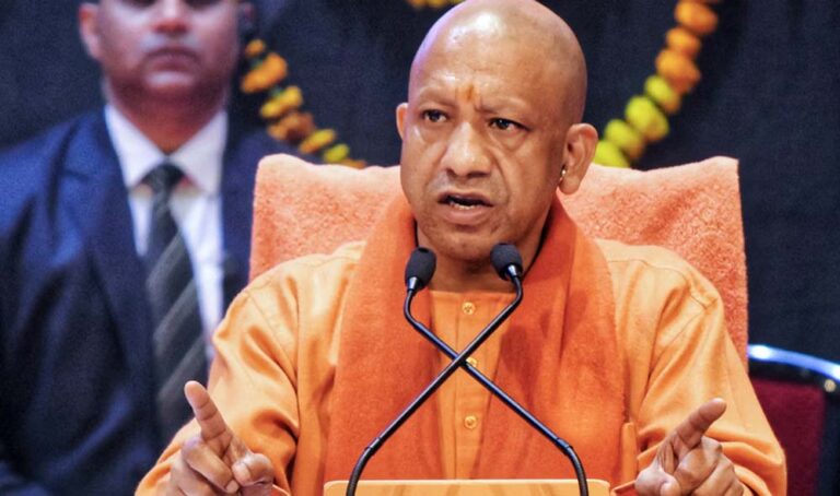 योगी सरकार में बदली शिक्षामित्रों की तस्वीर