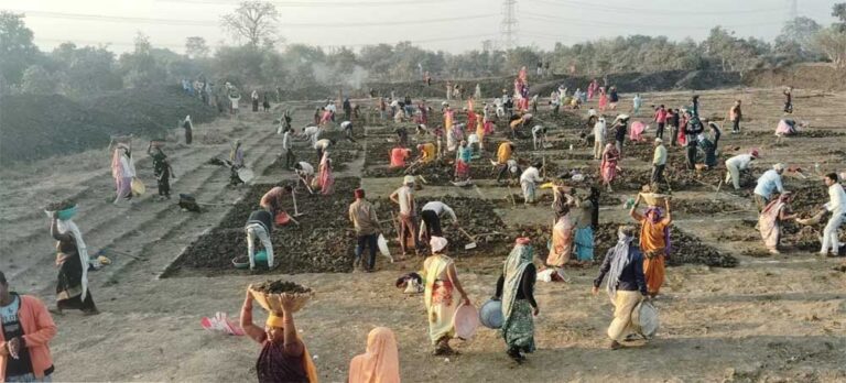 “जल संरक्षण के साथ मिल रहा बंपर रोजगार, मोर गांव, मोर तरिया” अभियान से संवर रहे ग्रामीण क्षेत्र