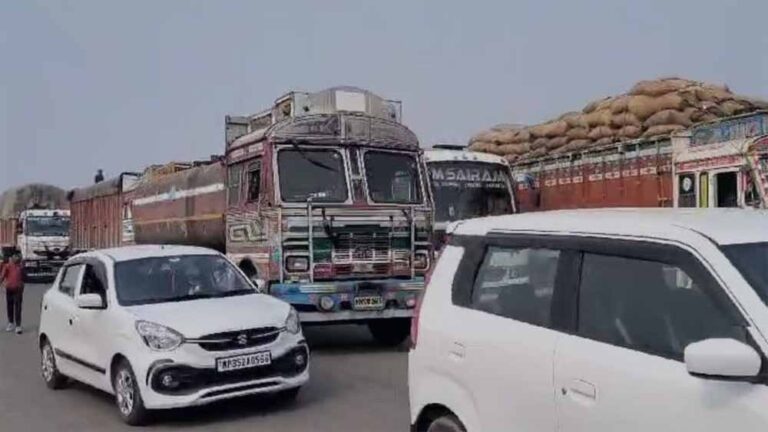 MP में थमेंगे ट्रकों के पहिये, देशव्यापी हड़ताल से ग्वालियर-चंबल का कारोबार प्रभावित