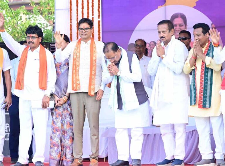 विकसित छत्तीसगढ़ के संकल्प को मिली नई गति: मुख्यमंत्री विष्णु देव साय ने रायगढ़ को दी 102 करोड़ रुपए से अधिक के विकास कार्यों की सौगात