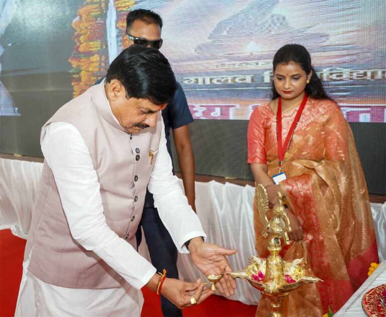 विश्वविद्यालय शिक्षा का केन्द्र होने के साथ ही राष्ट्र निर्माण का भी स्थल होता है: मुख्यमंत्री डॉ. यादव