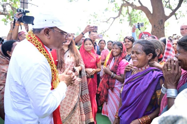 एक चौपाल ऐसा भी जहाँ खुशियों और तालियों की रही गूंज