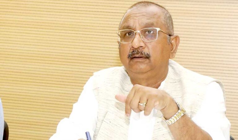 बिखरे हुए गांवों के स्थान पर ब्लॉक मुख्यालय में छात्रावासों का किया जाये युक्तियुक्तकरण : मंत्री डॉ. शाह
