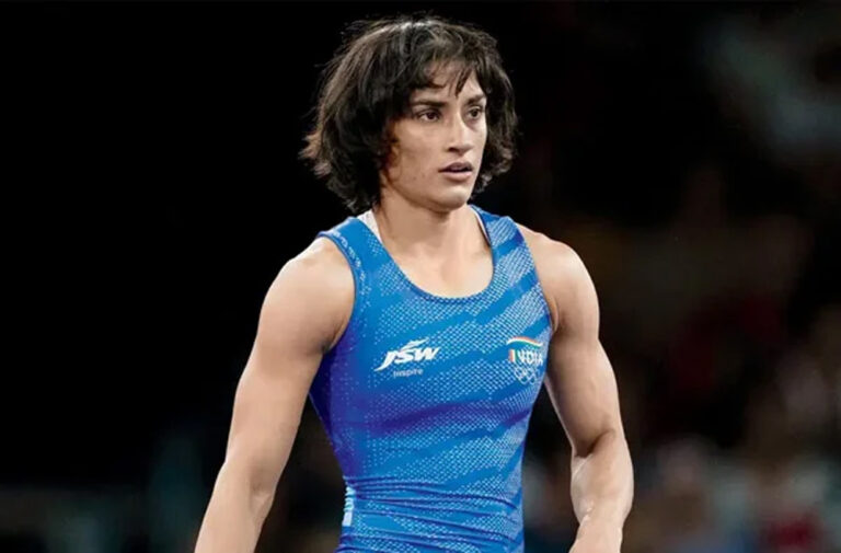 विनेश फोगाट पर WFI का बड़ा एक्शन, अनुशासनहीनता के आरोप में 26 जून तक अयोग्य घोषित