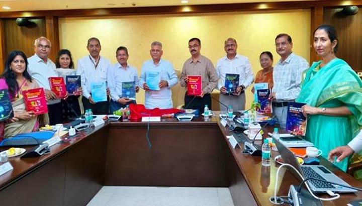 विद्यार्थियों को वैश्विक अवसरों के अनुरूप तैयार करने की दिशा में कार्य करें : मंत्री परमार