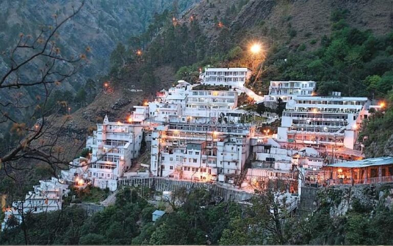 वैष्णो देवी यात्रा ने तोड़ा रिकॉर्ड, 22 जून तक 50.70 लाख श्रद्धालुओं ने किए दर्शन, 10 लाख से ज्यादा की बढ़ोतरी