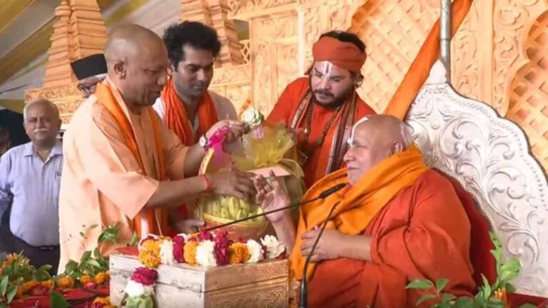 योगी आदित्यनाथ का बड़ा बयान: “भारत कोई धर्मशाला नहीं, संस्कारों का सम्मान जरूरी”