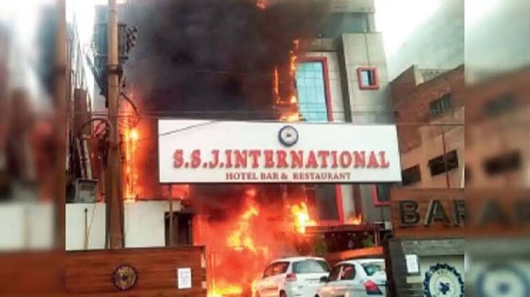 लखनऊ के अलीगंज में भीषण आग, 14 लोगों की मौत से मचा हड़कंप