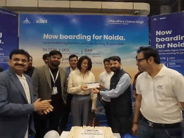 लखनऊ-नोएडा के बीच पहली सीधी उड़ान शुरू: 182 यात्रियों ने किया सफर