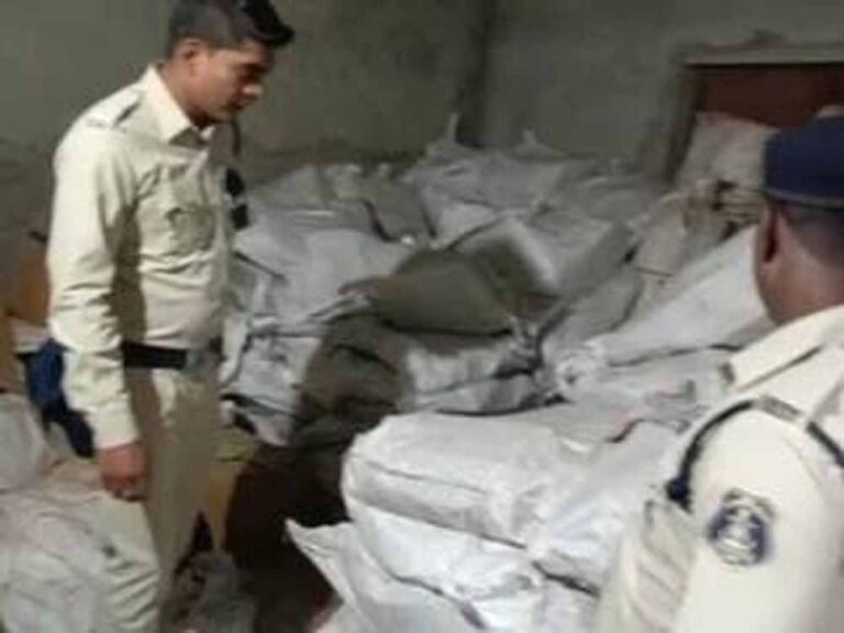 डिटर्जेंट गोदाम की आड़ में बन रहा था गुटखा, किराएदार की तलाश में जुटी पुलिस