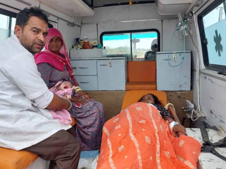 108 एम्बुलेंस में गूंजी किलकारी, महिला ने रास्ते में दिया बच्चे को जन्म, मां-बच्चा सुरक्षित