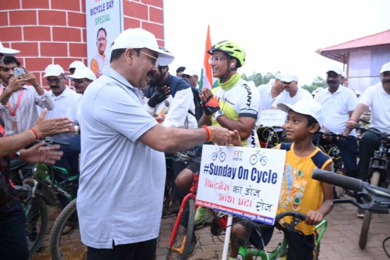 उपमुख्यमंत्री अरुण साव ने सायकल चलाकर फिटनेस और पर्यावरण संरक्षण का दिया संदेश