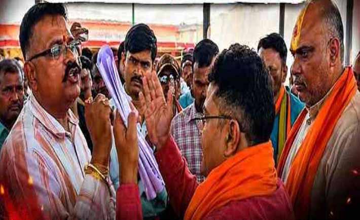 पीएम आवास राशि विवाद में बड़ी कार्रवाई, कमिश्नर ने जनपद CEO को किया सस्पेंड