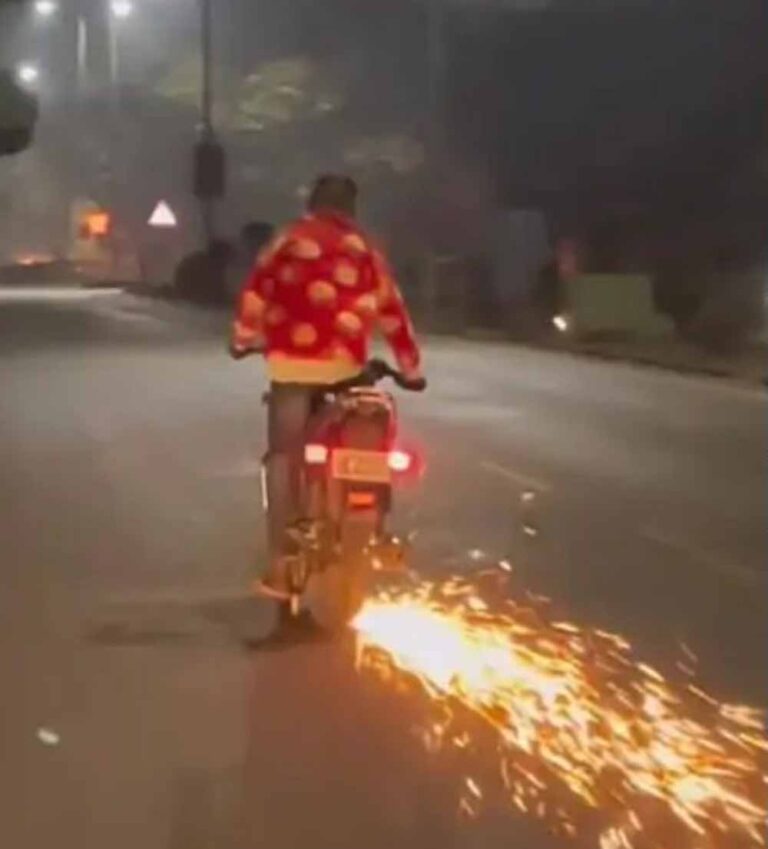 पुलिस गाड़ी में रील बनाकर बोला आरोपी- ‘आज जेल, कल बेल, परसों फिर वही खेल’