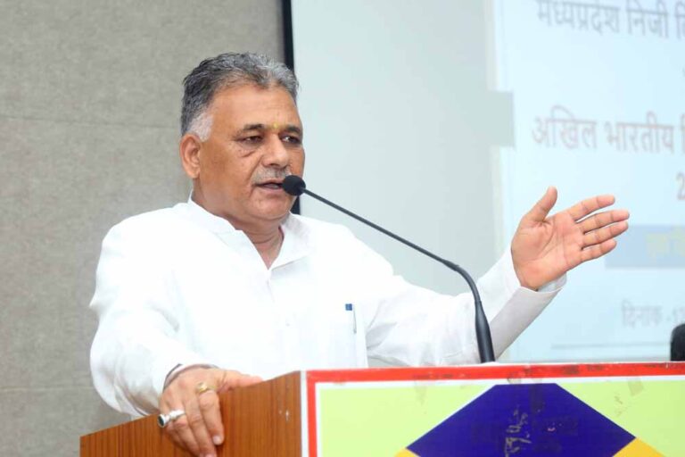 प्रामाणिक ज्ञान और संदर्भों के लिए पुस्तकों की आवश्यकता सदैव बनी रहेगी : मंत्री परमार