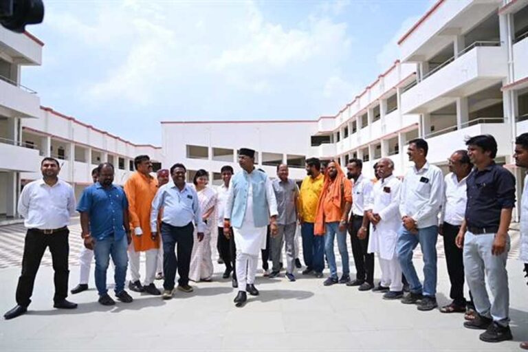प्रधानमंत्री मोदी के 12 वर्ष पूर्ण होने पर मंत्री सारंग ने नरेला शासकीय महाविद्यालय में विद्यार्थियों से किया संवाद