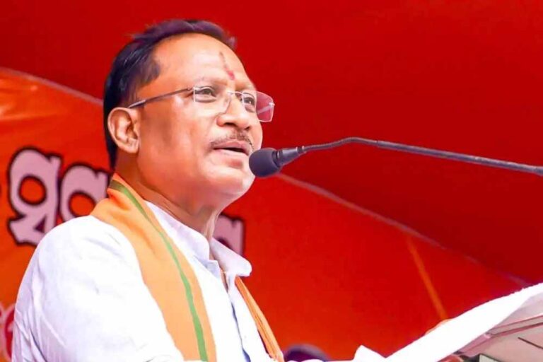 सुशासन तिहार में मुख्यमंत्री विष्णुदेव साय पहुंचे बीजापुर के सुदूर गांव कोण्डापल्ली : चौपाल में सुनीं ग्रामीणों की समस्याएं
