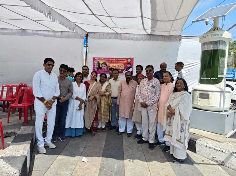 कैलाश सारंग जयंती पर सेवा दिवस का आयोजन, विश्वास सारंग ने बुजुर्गों के चरण पखारकर लिया आशीर्वाद
