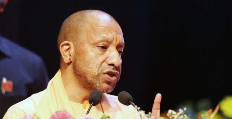 भारत की पारंपरिक चिकित्सा विरासत को मजबूत करने की दिशा में लगातार कार्य कर रहे हैं सीएम योगी