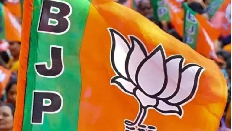 बांकीपुर उपचुनाव: बीजेपी उम्मीदवार अभिषेक सिन्हा ने भरा नामांकन, NDA नेताओं ने दिखाई ताकत