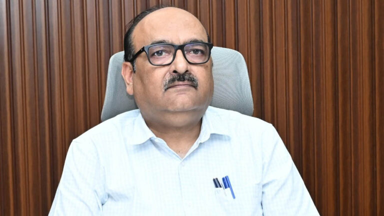 स्वतंत्रता दिवस की तैयारियां शुरू- मुख्य सचिव ने ली अधिकारियों की उच्च स्तरीय बैठक