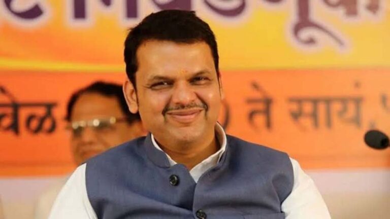 संजय राउत का दावा, फडणवीस जा सकते हैं दिल्ली महाराष्ट्र में बदलाव संभव