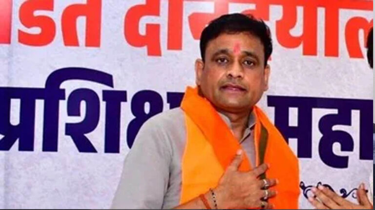 दतिया में टिकट विवाद के बीच बीजेपी उम्मीदवार का बड़ा बयान: ‘नरोत्तम मिश्रा मेरे अभिभावक’, आशुतोष तिवारी ने बढ़ाई सियासी हलचल