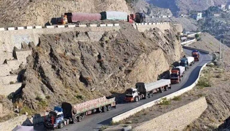 अफगानिस्तान ने बदला रास्ता, पाकिस्तान को अरबों डॉलर के व्यापार का झटका