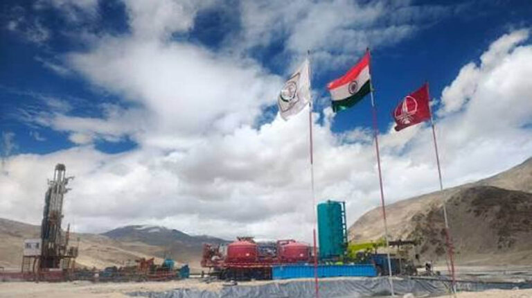 लद्दाख में ONGC का बड़ा कमाल, 14,000 फीट ऊंचाई पर खोदे 1000 मीटर गहरे जियोथर्मल कुएं, धरती की गर्मी से बनेगी बिजली
