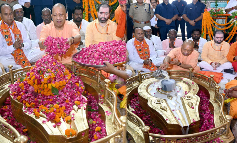 मुख्यमंत्री ने लोधेश्वर महादेव का दर्शन-पूजन कर किया अभिषेक