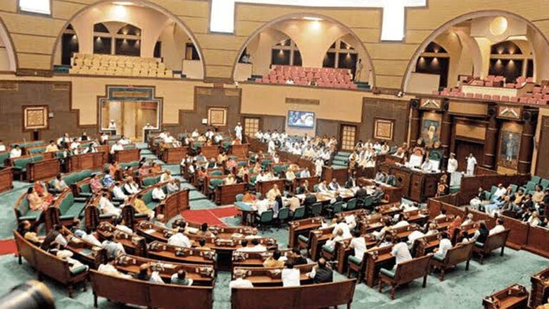 MP UCC Bill Passed: विधानसभा में पास हुआ यूसीसी बिल, CM बोले- 76% मुस्लिम बहनों ने किया समर्थन, ‘जय श्रीराम’ के नारों से गूंजा सदन
