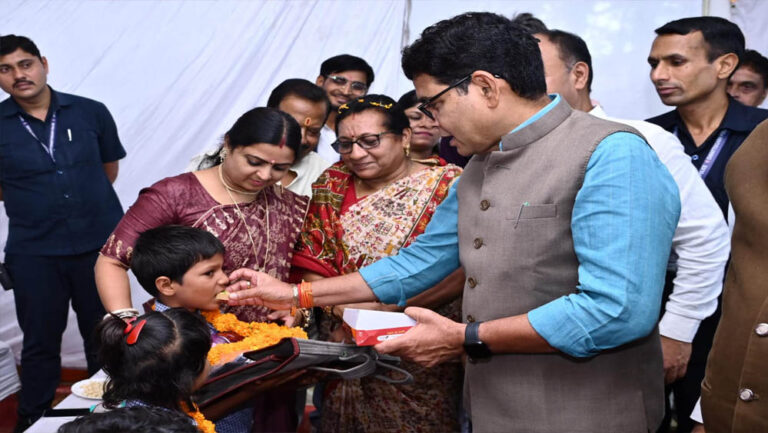 शिक्षा के साथ संस्कारों का समावेश ही समृद्ध छत्तीसगढ़ की नींव – राजस्व मंत्री टंक राम वर्मा