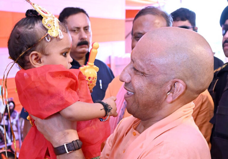 योगी सरकार की मातृ एवं नवजात स्वास्थ्य क्षेत्र में बड़ी उपलब्धि, 16 जिलों में तीन महीनों में सभी प्रसव स्वास्थ्य संस्थानों में