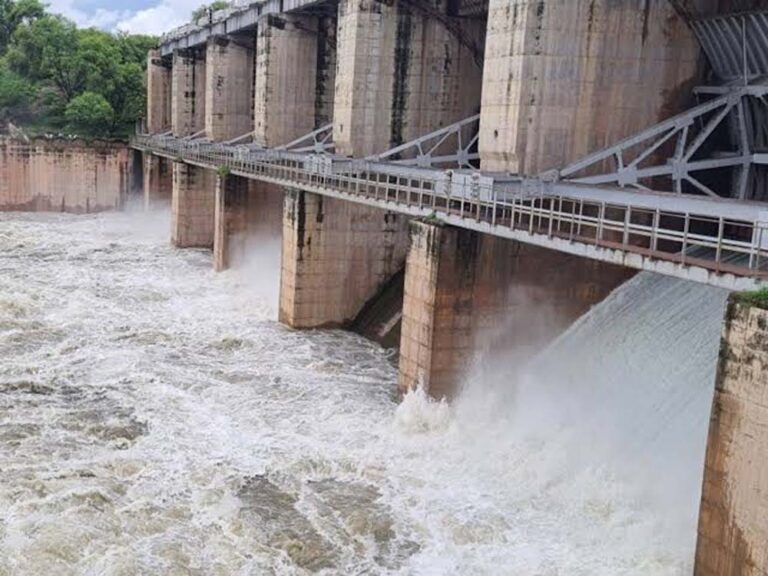 20 साल बाद पांचना बांध से छोड़ा गया पानी, 21 गांवों के किसानों को मिलेगा लाभ