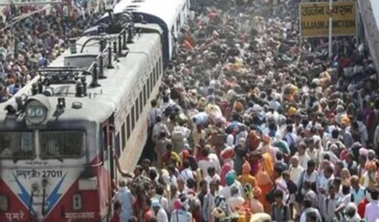 महाकाल दर्शन के लिए उमड़ेगा रिकॉर्ड जनसैलाब, सावन-भादौ में रोज 95 हजार एडवांस बुकिंग, उज्जैन स्टेशन पर पहली बार वन-वे ट्रैफिक