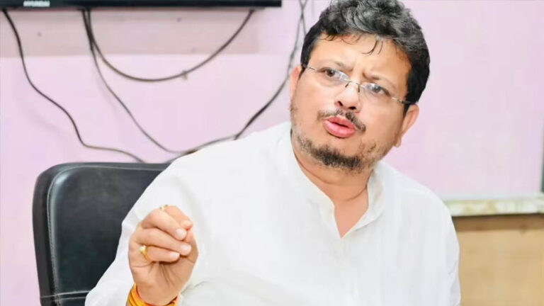 TMC चुनाव चिह्न पर संकट? आज चुनाव आयोग पहुंचेगा ऋतब्रत गुट, ममता बनर्जी की बढ़ेंगी मुश्किलें!
