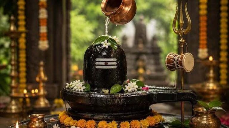 सावन में शिव कृपा पाने के लिए करें ये उपाय, दूर होंगी परेशानियां