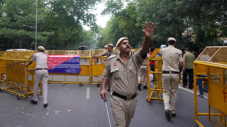 जंतर-मंतर पर बढ़ी हलचल! बैरिकेड्स हुए मजबूत, RAF तैनात; आखिर क्या है वजह?