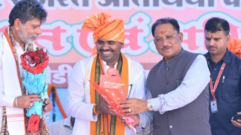 रायपुर : मुख्यमंत्री विष्णुदेव साय ने बम्हनीडीह के विकास की नई यात्रा का किया शुभारंभ