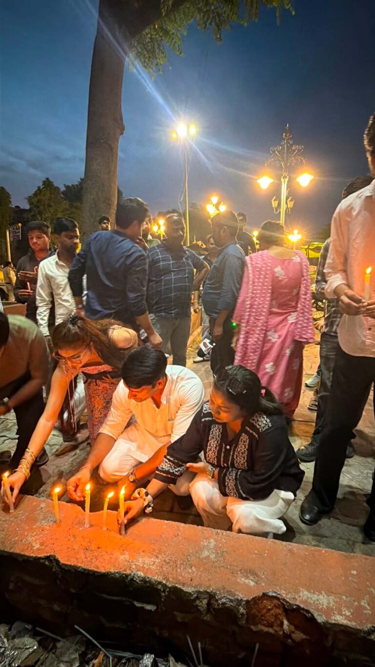 धर्मेंद्र प्रधान इस्तीफे के बाद ग्वालियर में युवा कांग्रेस ने निकाला कैंडल मार्च