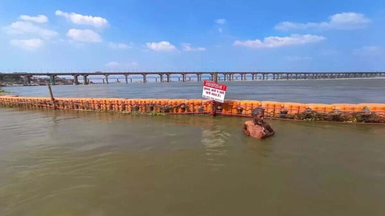 उत्तराखंड की बारिश से यूपी में बढ़ा गंगा का जलस्तर, कड़ा धाम के घाट जलमग्न
